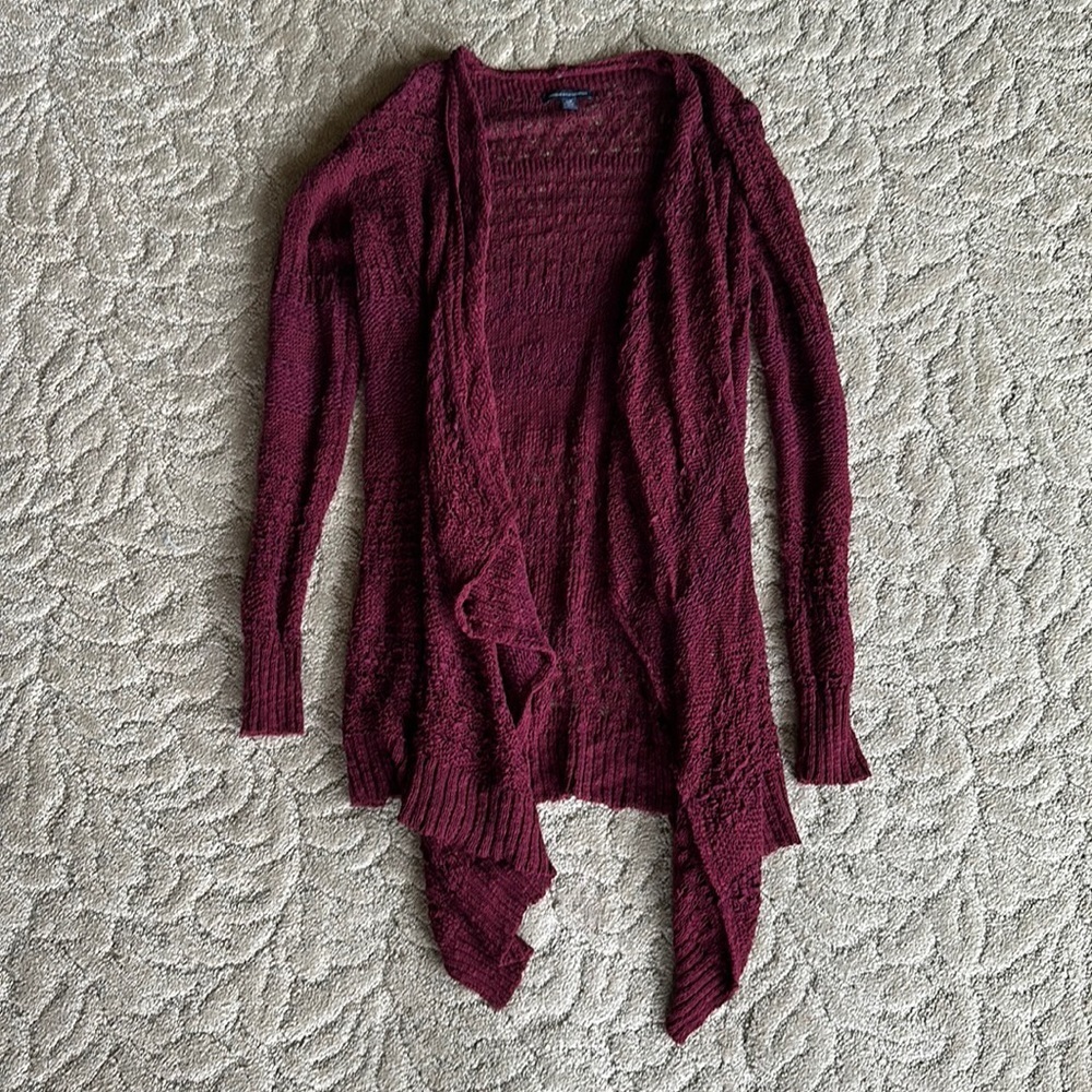 American Eagle Cardigan Size Large Women’s burgundy color